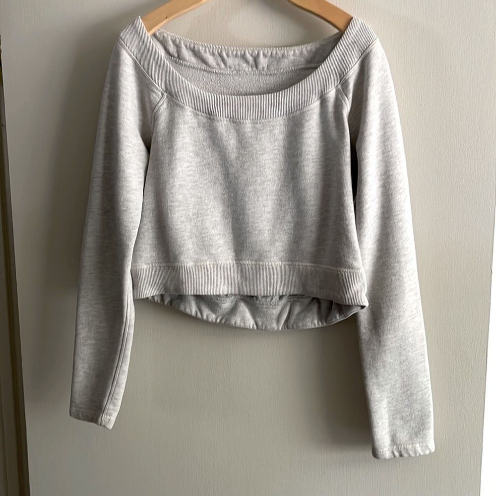 Heather gray lululemon cropped sweatshirt
